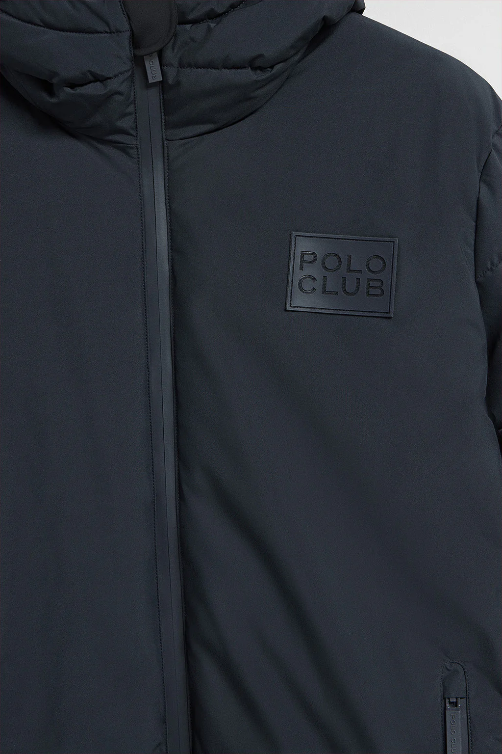 Chaqueta St Moritz azul marino acolchada de capucha fija y detalles Polo Club - Image 11