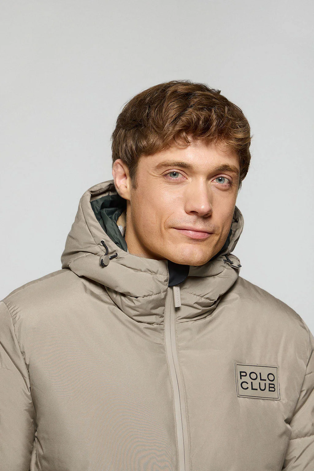 Chaqueta St Moritz beige acolchada de capucha fija y detalles Polo Club - Image 2