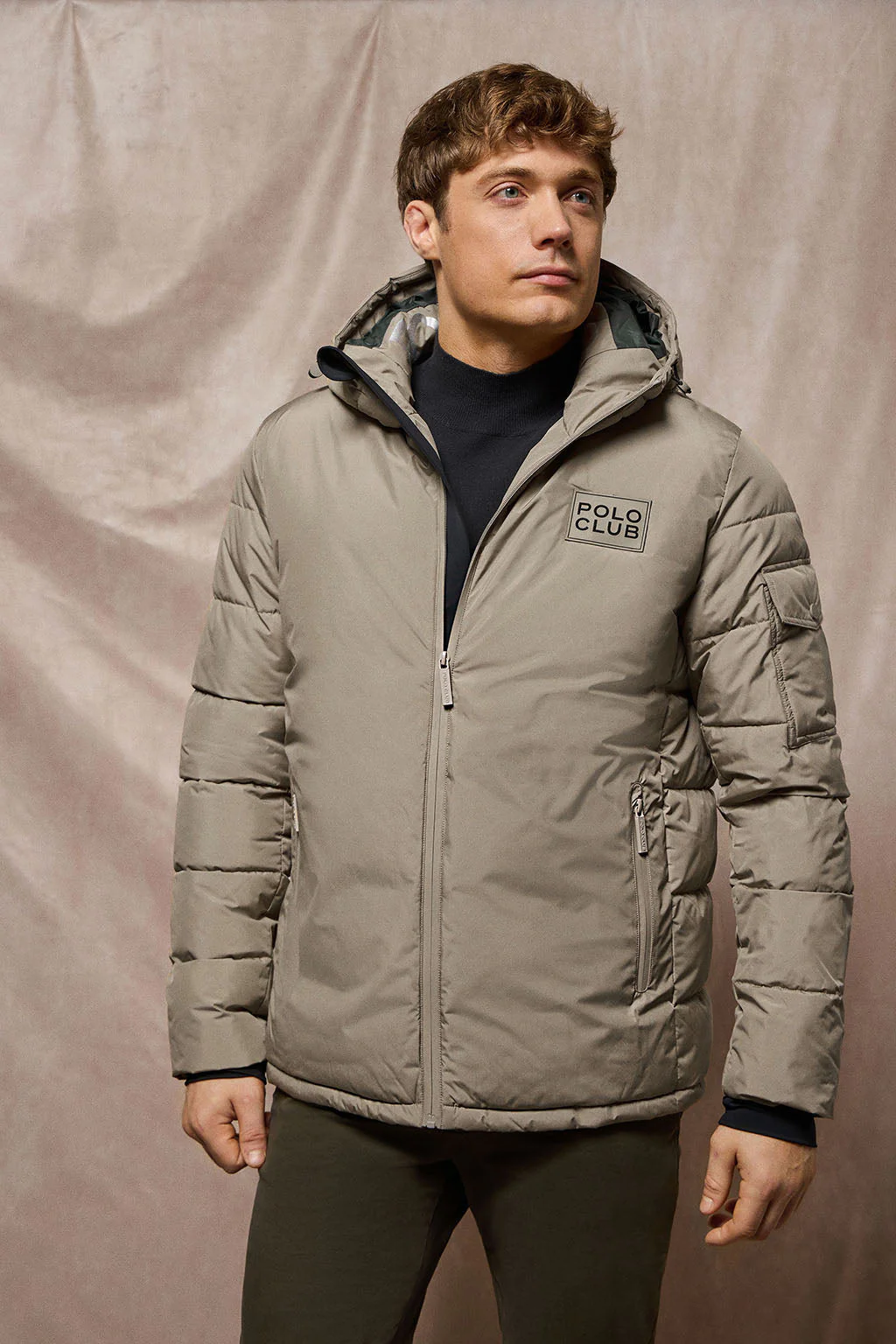 Chaqueta St Moritz beige acolchada de capucha fija y detalles Polo Club - Image 6