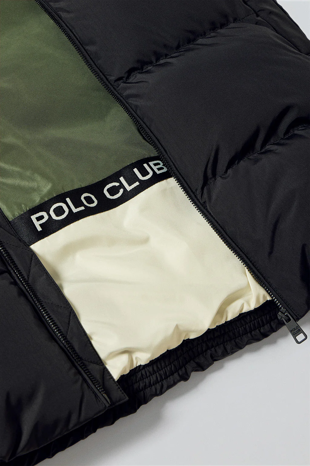 Abrigo negro Staten de capucha desmontable y detalles Polo Club - Image 10
