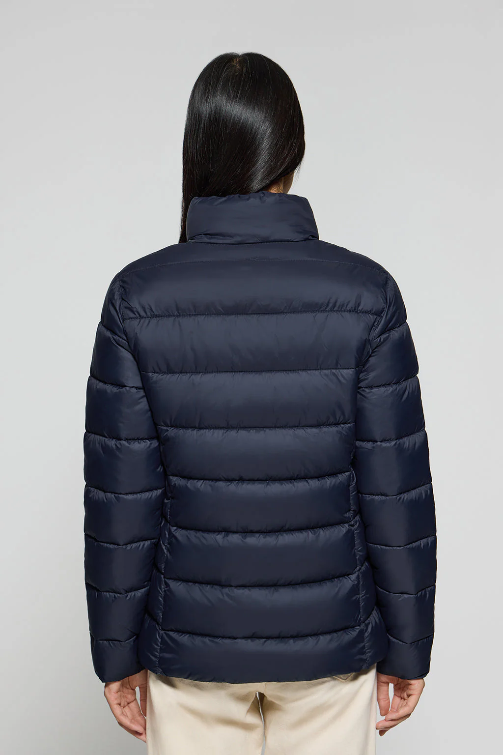 Chaqueta ultralight Susanne azul marino con bordado Rigby Go - Image 4