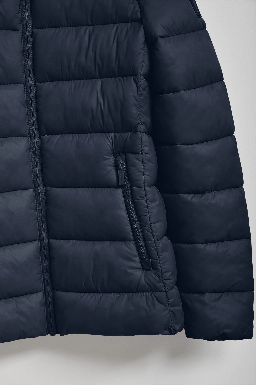 Chaqueta ultralight Susanne azul marino con parche Rigby Go - Image 7