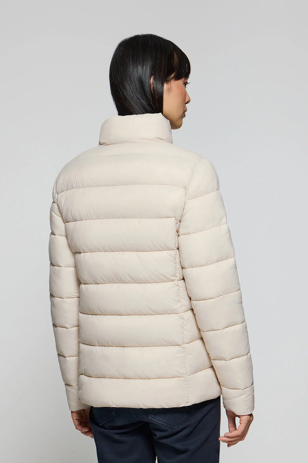 Chaqueta ultralight Susanne color beige con parche Rigby Go - Image 4