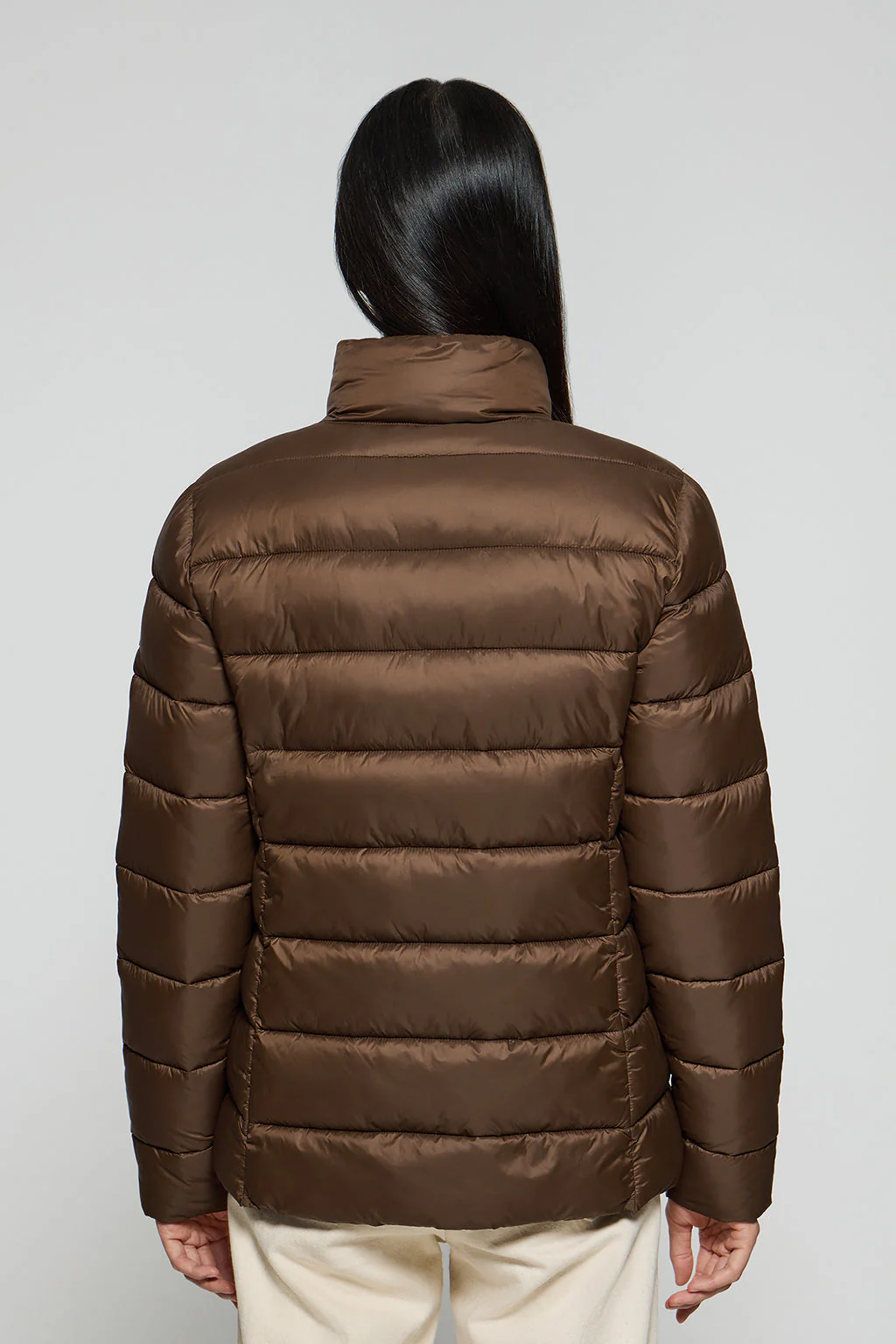 Chaqueta ultralight Susanne marrón con parche Rigby Go - Image 4
