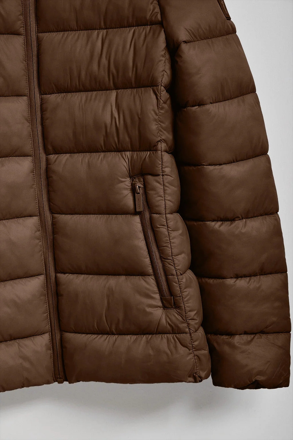 Chaqueta ultralight Susanne marrón con parche Rigby Go - Image 7