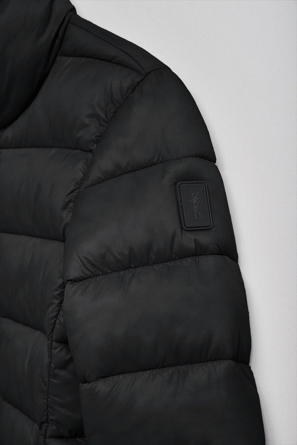 Chaqueta ultralight Susanne negra con parche Rigby Go - Image 6