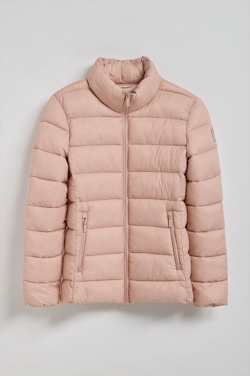 Chaqueta ultralight Susanne color rosa palo con parche Rigby Go - Image 5
