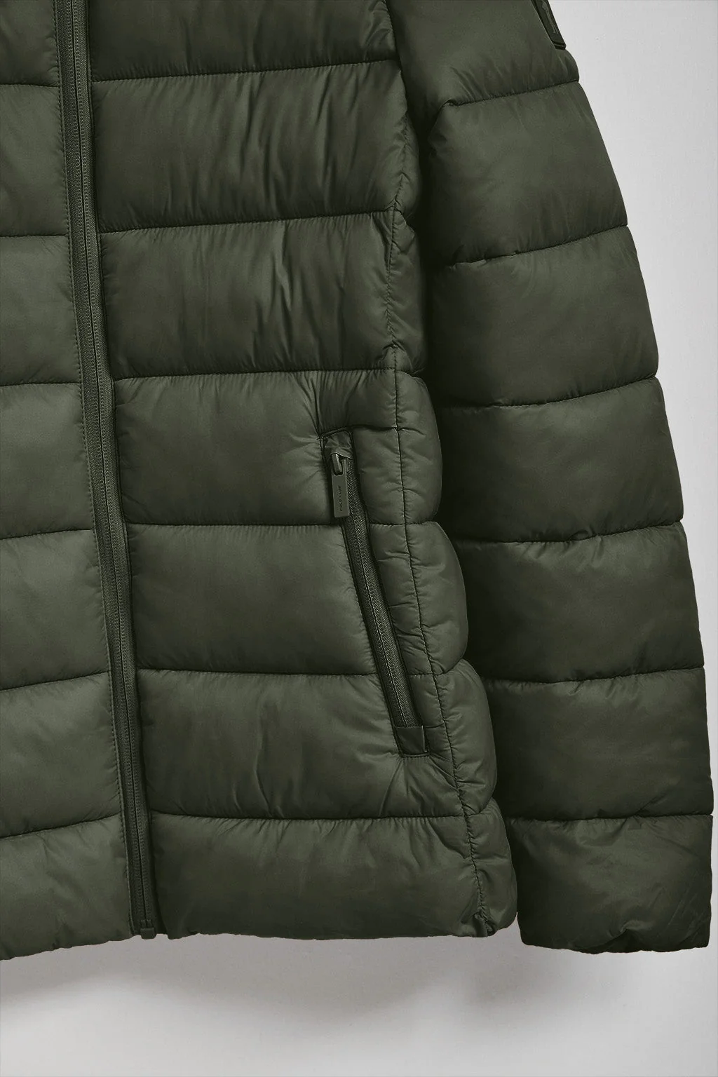 Chaqueta ultralight Susanne color verde con parche Rigby Go - Image 7