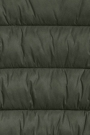 Chaqueta ultralight Susanne color verde con parche Rigby Go - Image 9