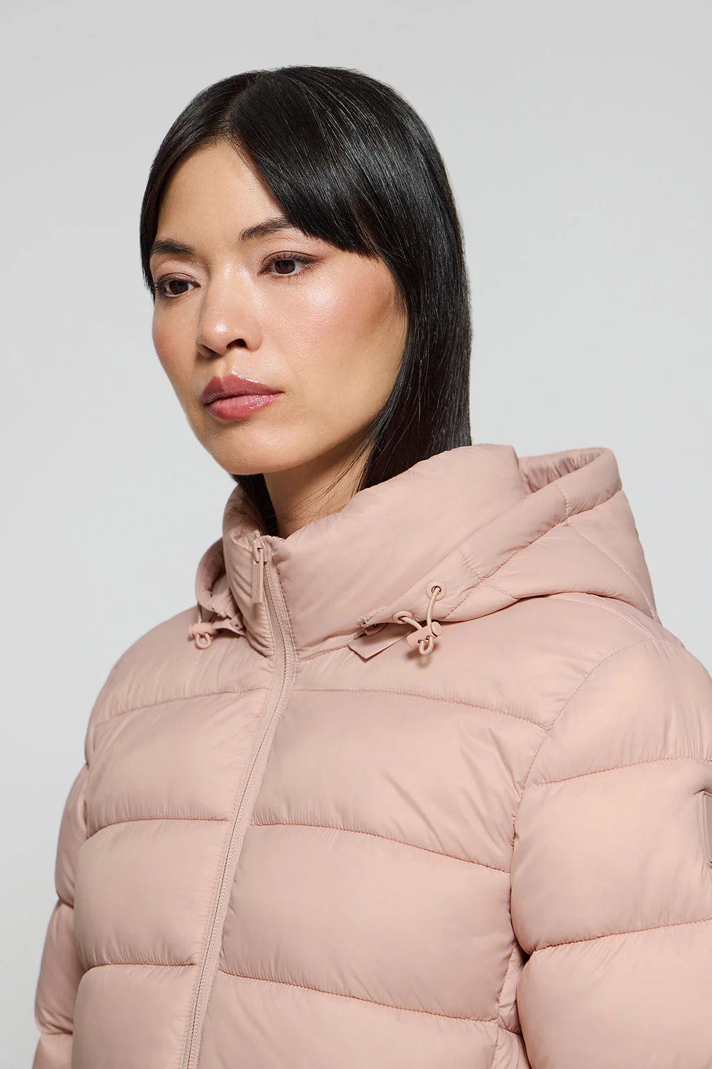 Abrigo Suzette ultralight rosa palo con parche Rigby Go - Image 3