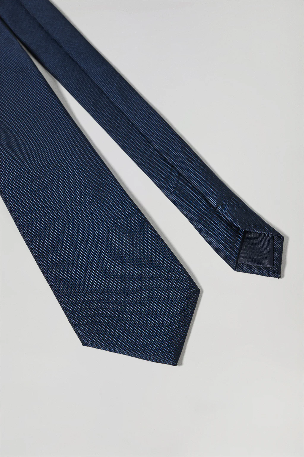 Corbata lisa de seda azul con logotipo Polo Club - Image 2