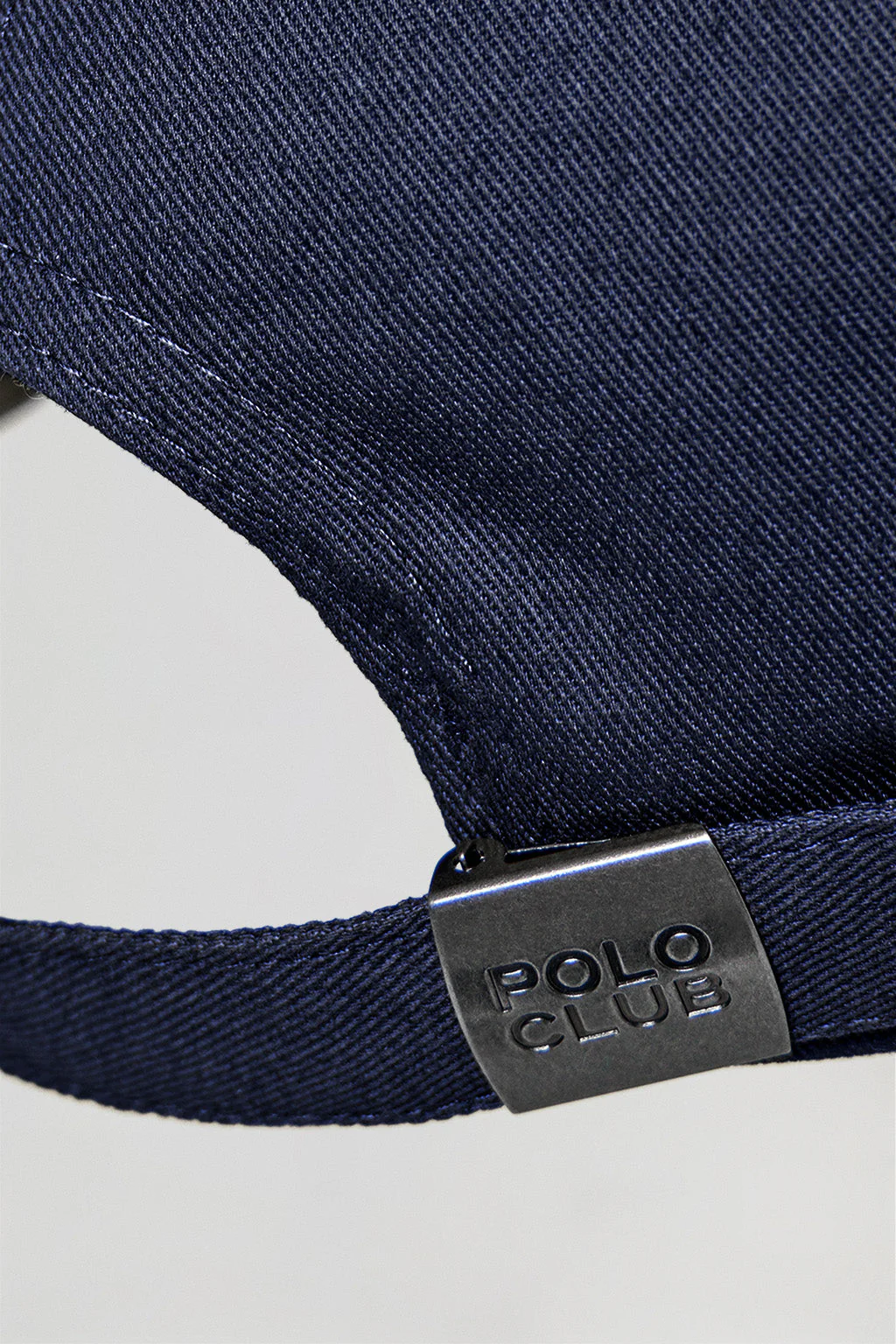 Gorra azul marino con logo engomado y print Polo Club - Image 4