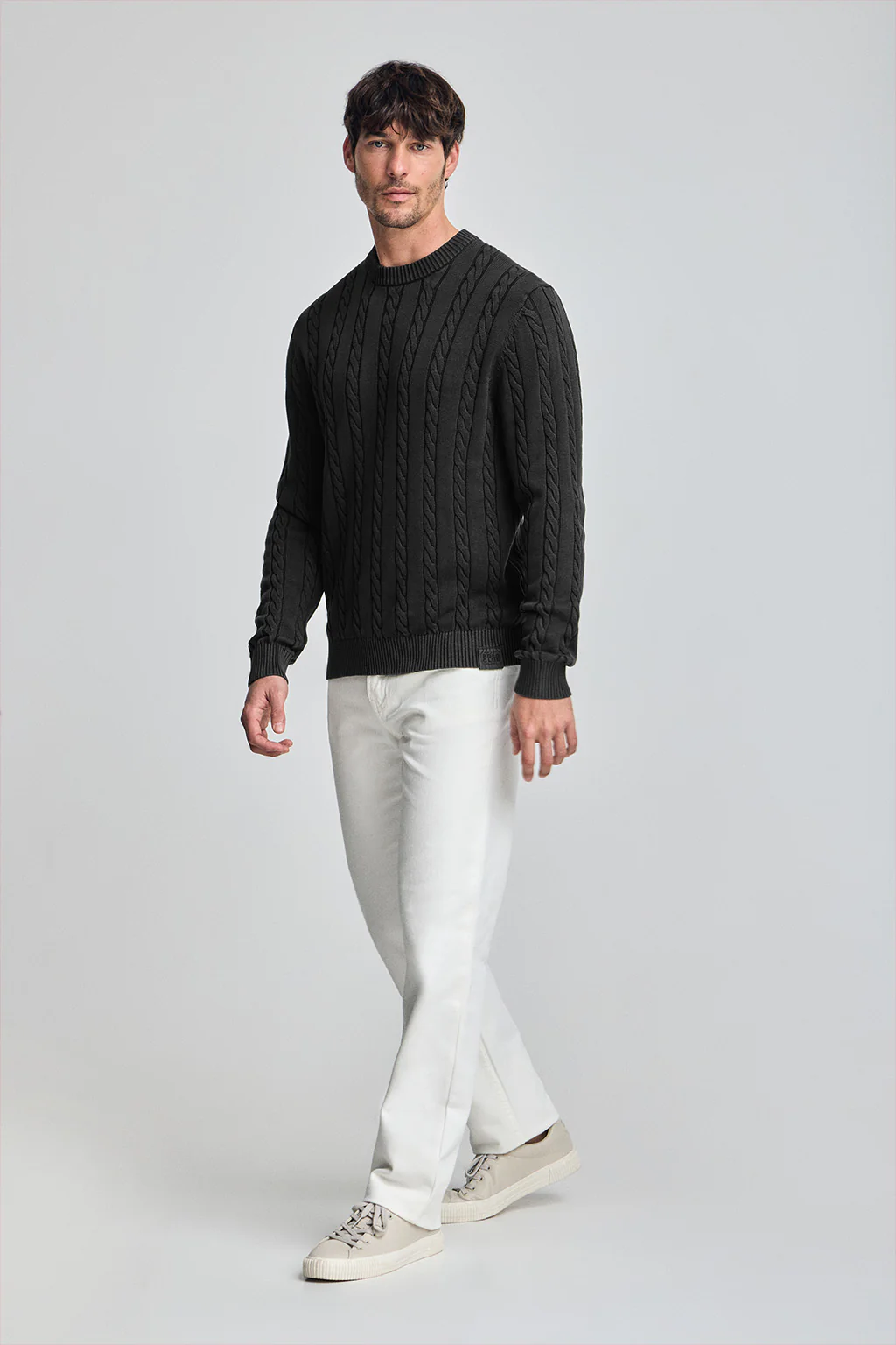 Jersey gris asfalto trenzado garment dye con logo bordado - Image 3
