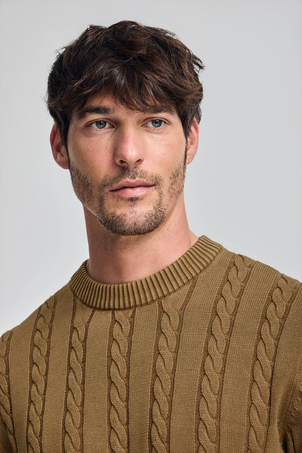 Jersey color camel trenzado garment dye con logo bordado - Image 2