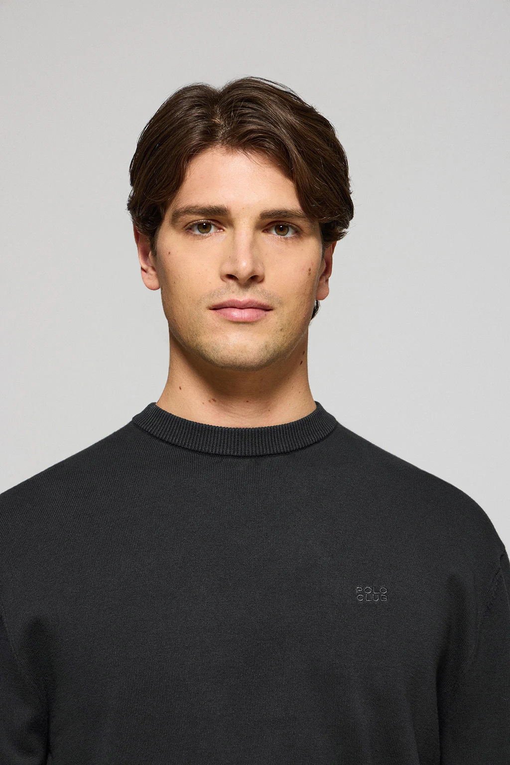 Jersey gris asfalto garment dye de cuello redondo y logo bordado - Image 3