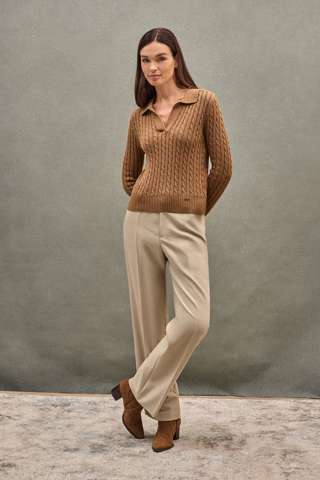 Jersey camel vigoré de punto trenzado y cuello polo - Image 3