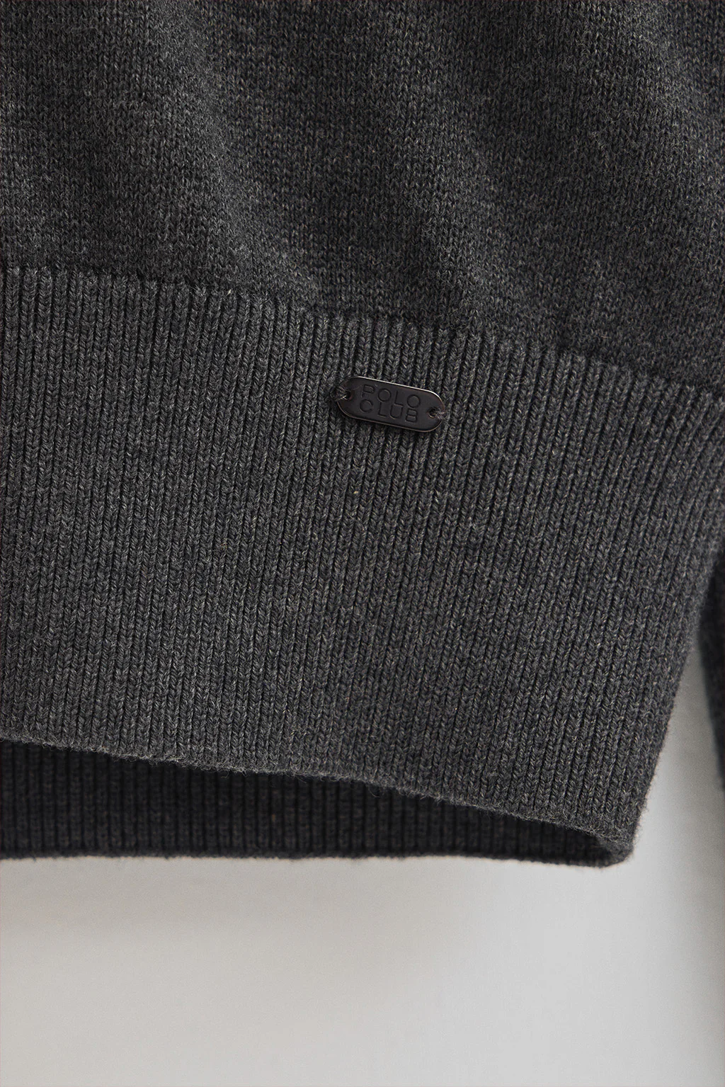 Jersey gris oscuro vigoré con cuello polo en mezcla de lana y botón nacarado Polo Club - Image 7