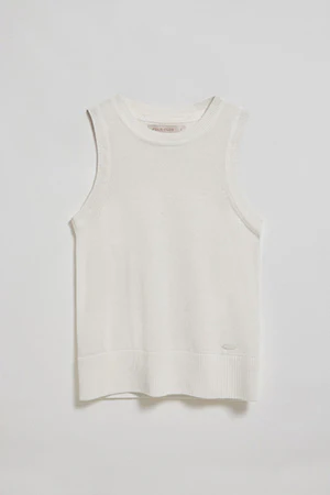 Suéter beige sin mangas con botón nacarado - Image 8