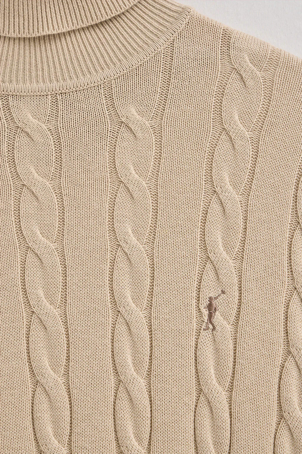 Jersey beige de cuello vuelto y punto trenzado en mezcla de lana con bordado Rigby Go - Image 6