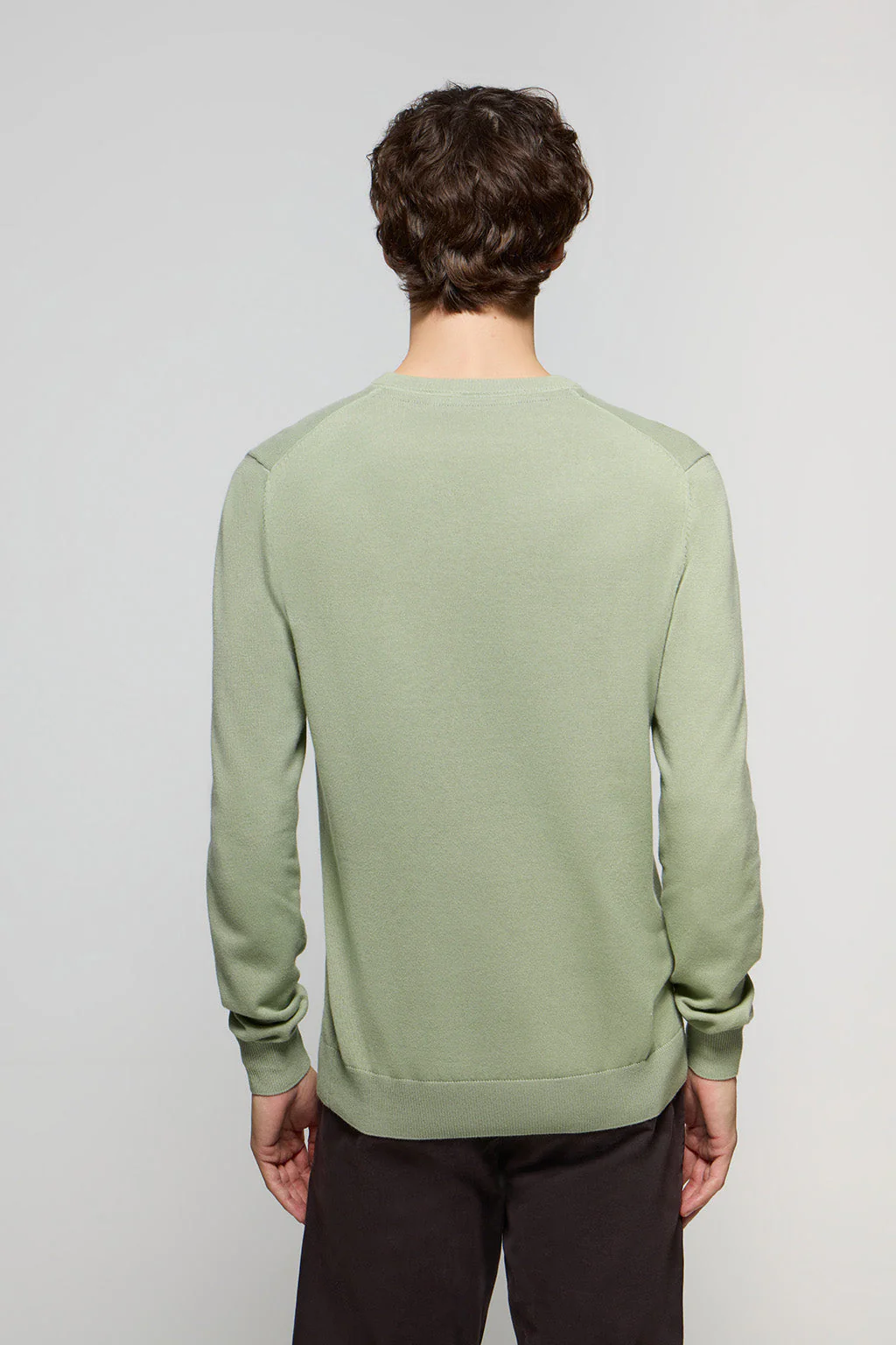 Jersey básico de cuello de pico verde jade con logo Rigby Go - Image 4