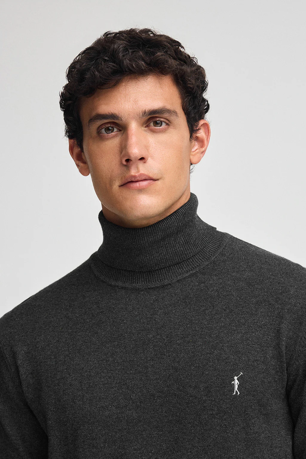 Jersey gris oscuro vigoré de cuello vuelto y mezcla de lana con bordado Rigby Go - Image 2