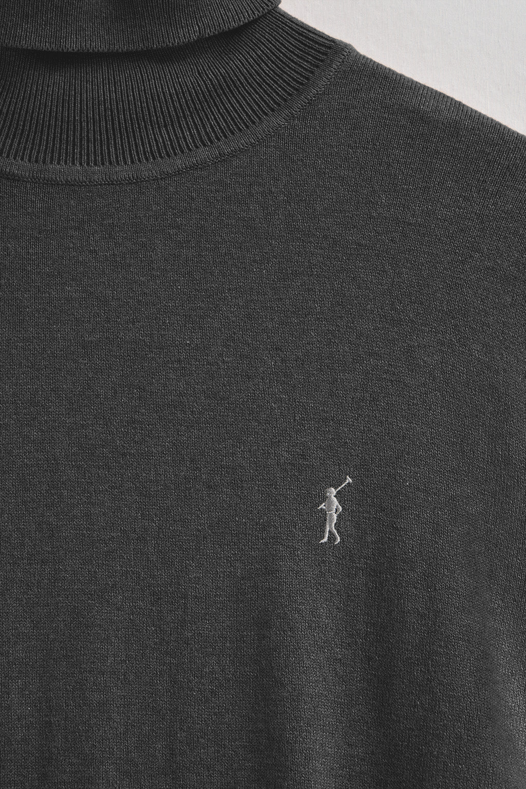 Jersey gris oscuro vigoré de cuello vuelto y mezcla de lana con bordado Rigby Go - Image 6