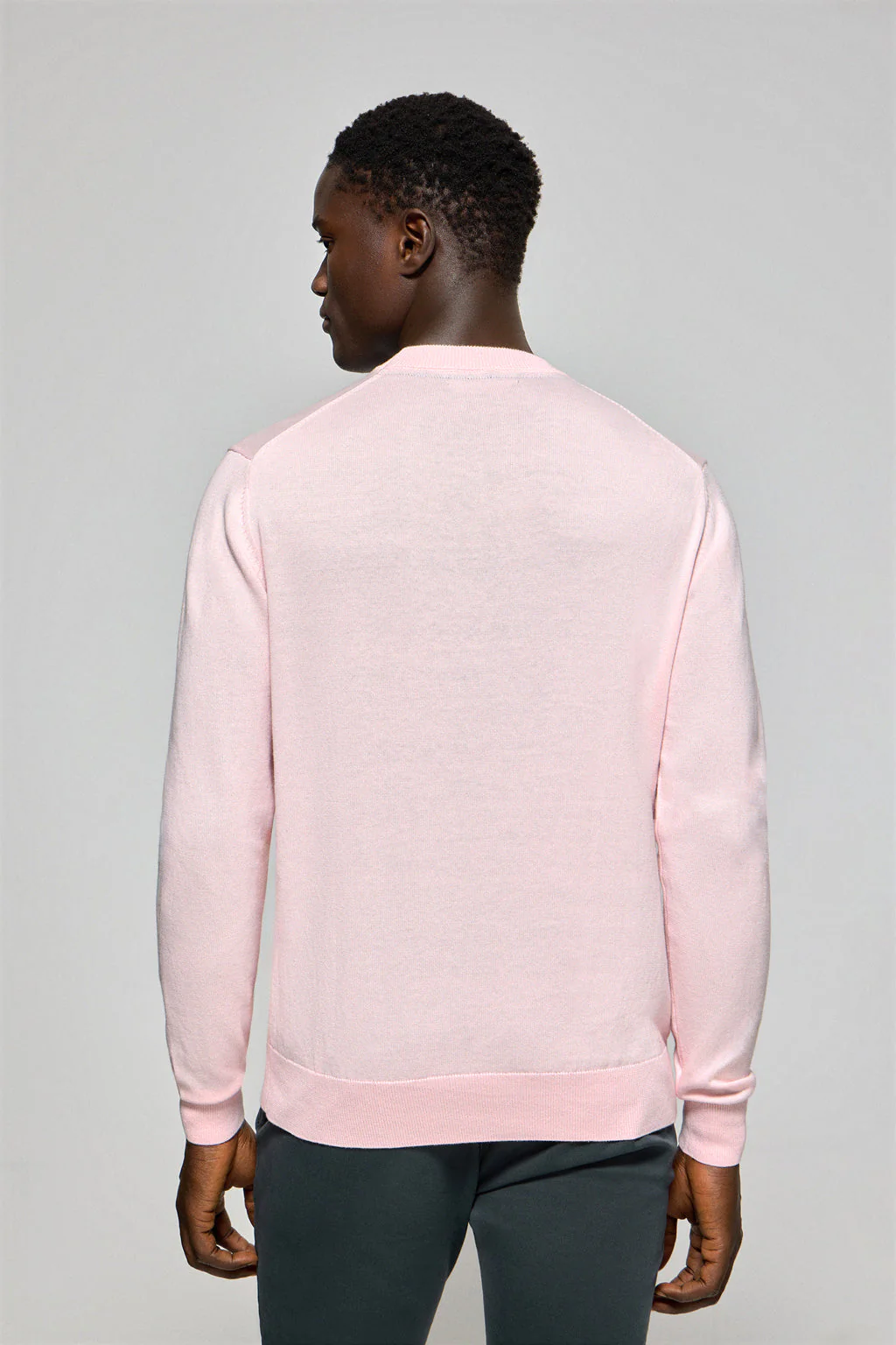 Jersey de punto rosa con cuello redondo y logo bordado Rigby Go - Image 6