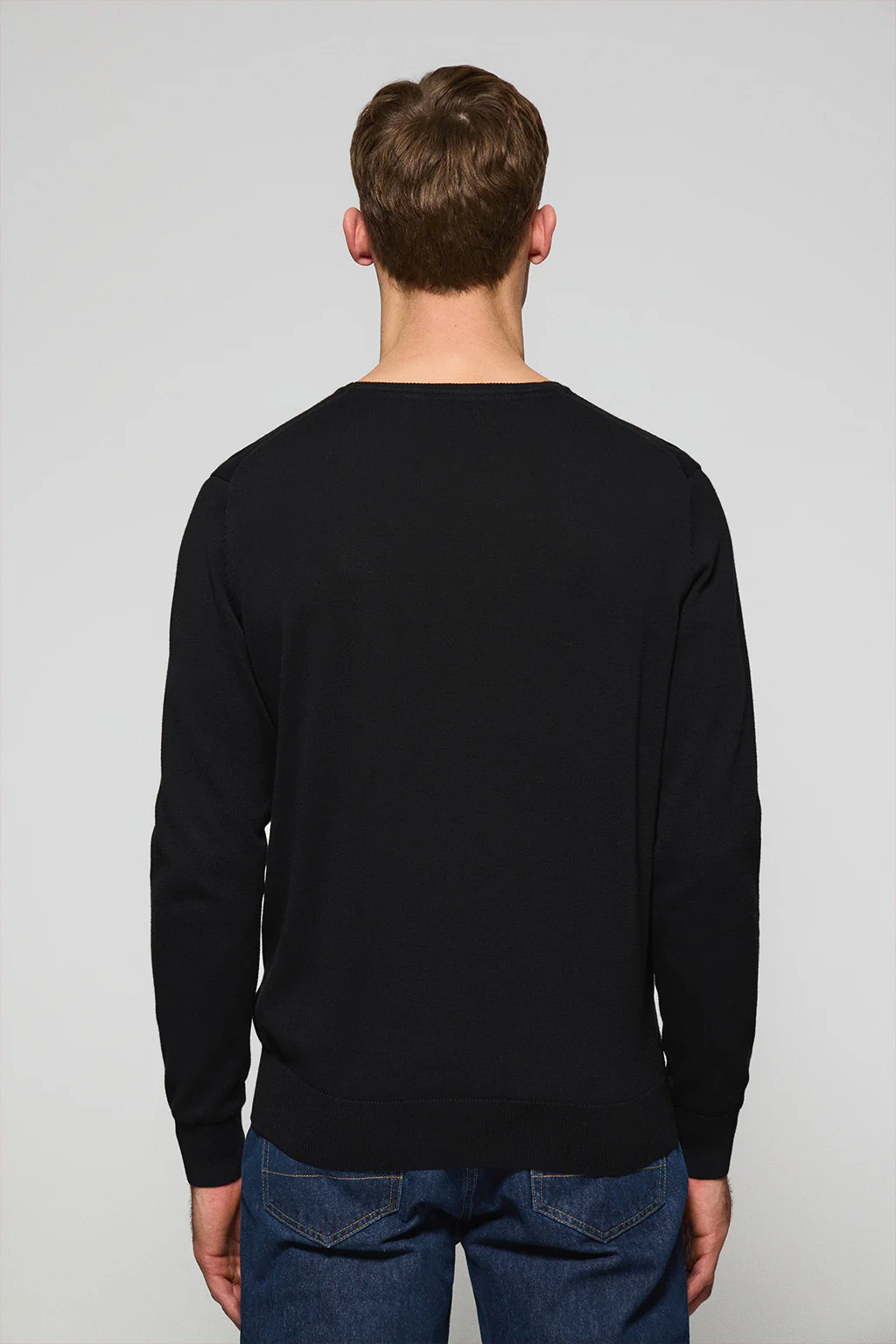 Jersey negro de punto con cuello redondo y bordado Rigby Go - Image 4