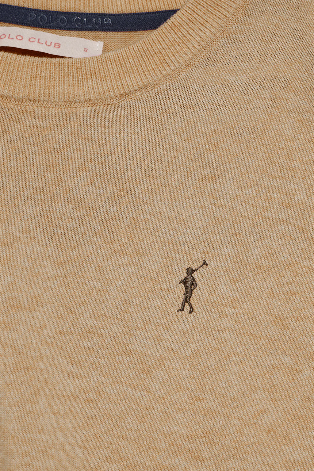 Jersey de punto color caramelo vigoré con cuello redondo y logo bordado Rigby Go - Image 10