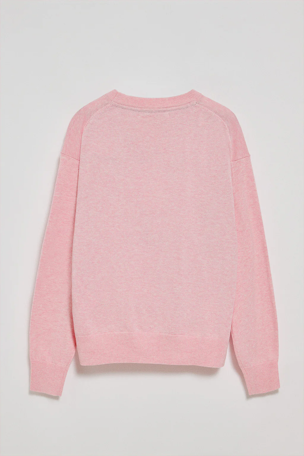 Jersey de punto color rosa vigoré con cuello redondo y logo bordado Rigby Go - Image 9