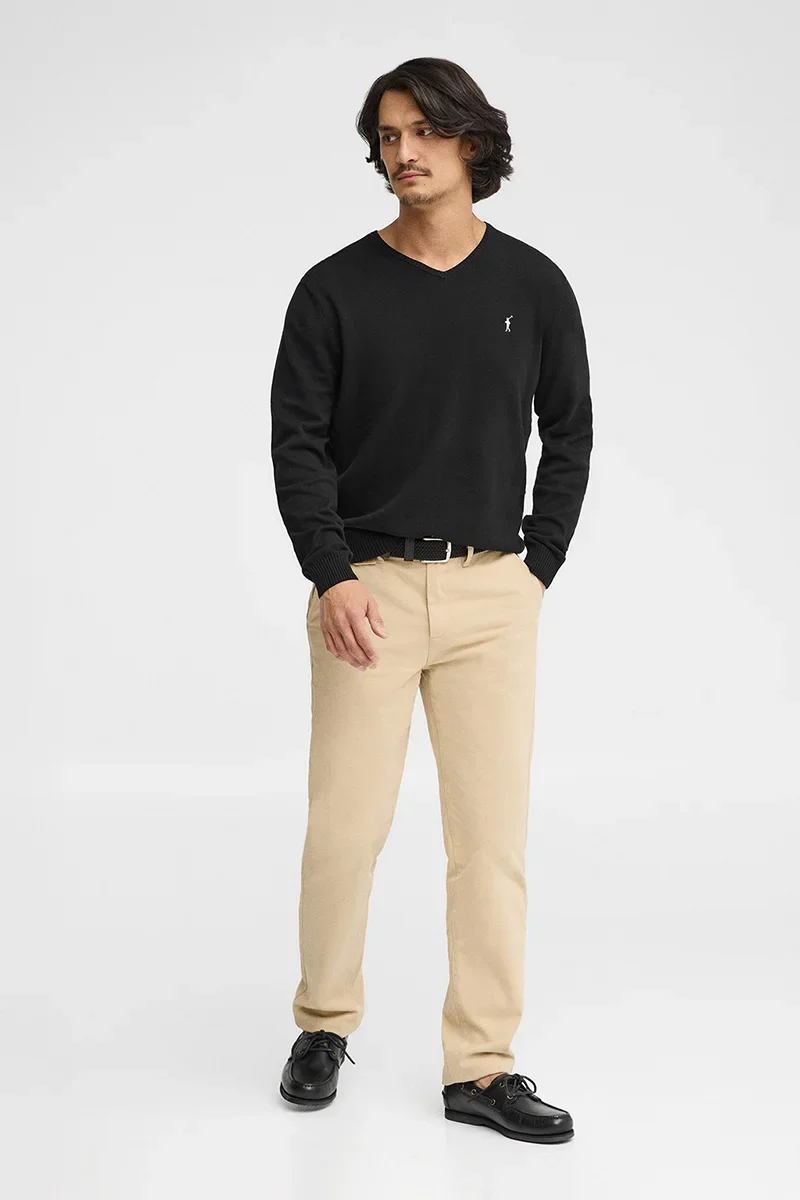 Jersey negro de cuello en pico con bordado Rigby Go - Image 3
