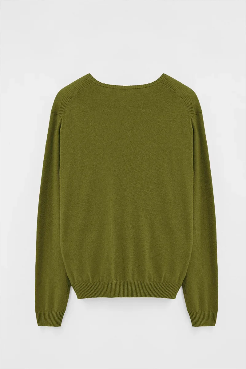 Jersey verde musgo de cuello en pico con bordado Rigby Go - Image 8