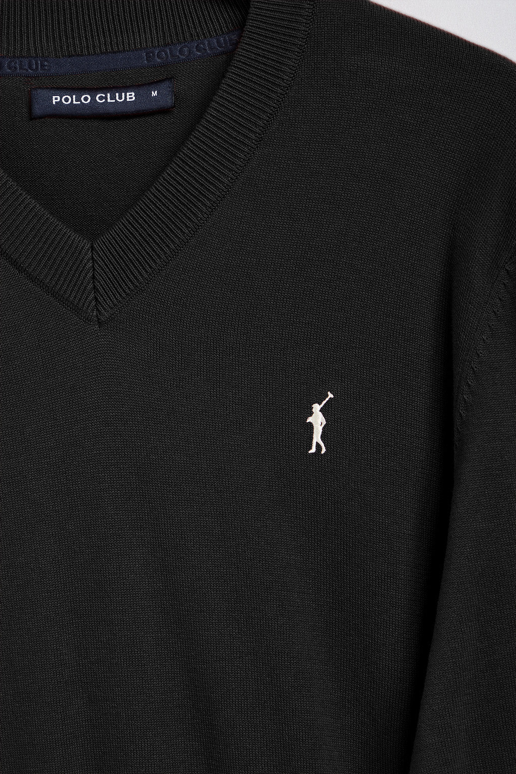 Jersey de punto negro con cuello de pico y bordado Rigby Go - Image 7