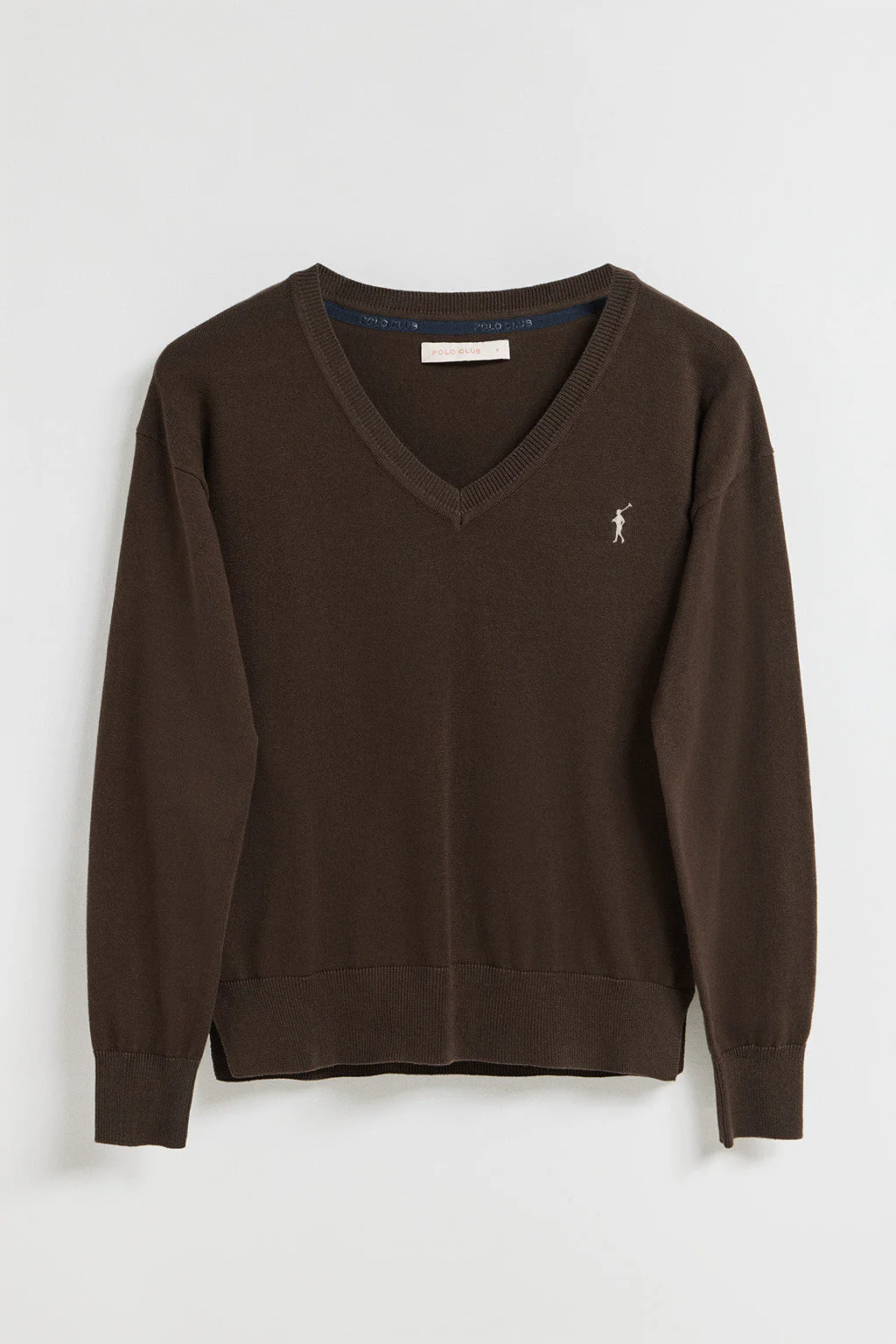 Jersey de punto marrón oscuro con cuello de pico y logo bordado Rigby Go - Image 8