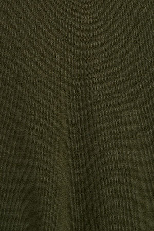 Jersey de punto verde oscuro con cuello de pico y logo bordado Rigby Go - Image 7
