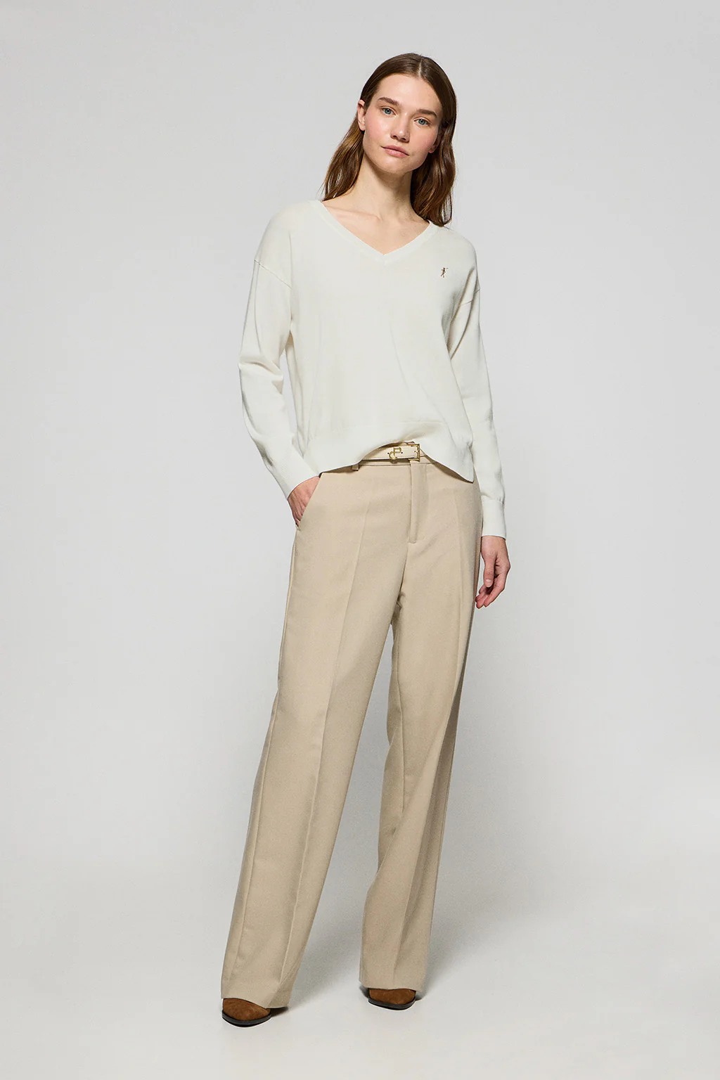 Jersey beige de punto con cuello de pico y logo bordado Rigby Go - Image 4