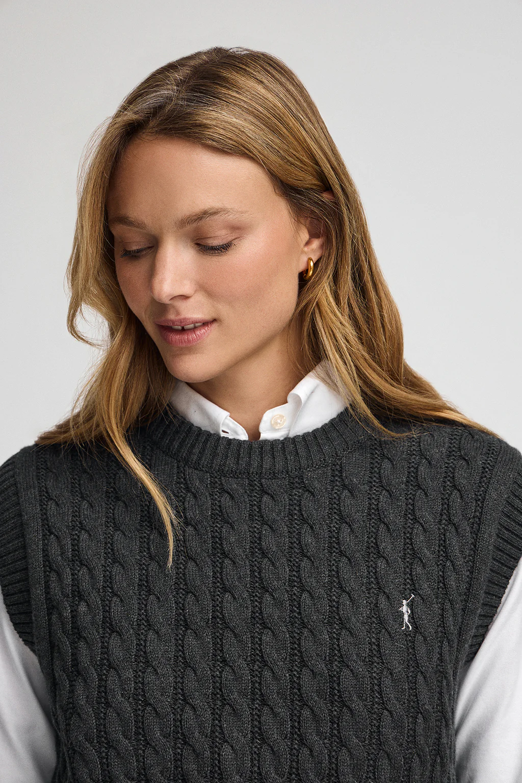 Chaleco de punto trenzado gris oscuro vigoré Polo Club - Image 2