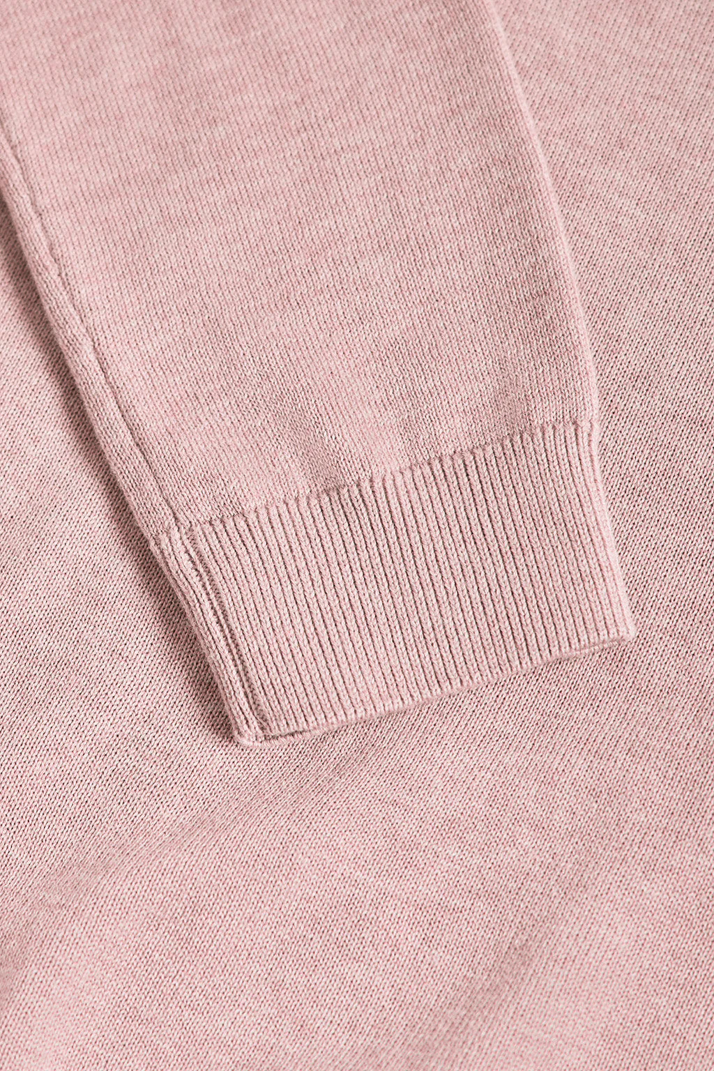 Jersey rosa de punto básico con cuello de pico y logo Rigby Go - Image 8