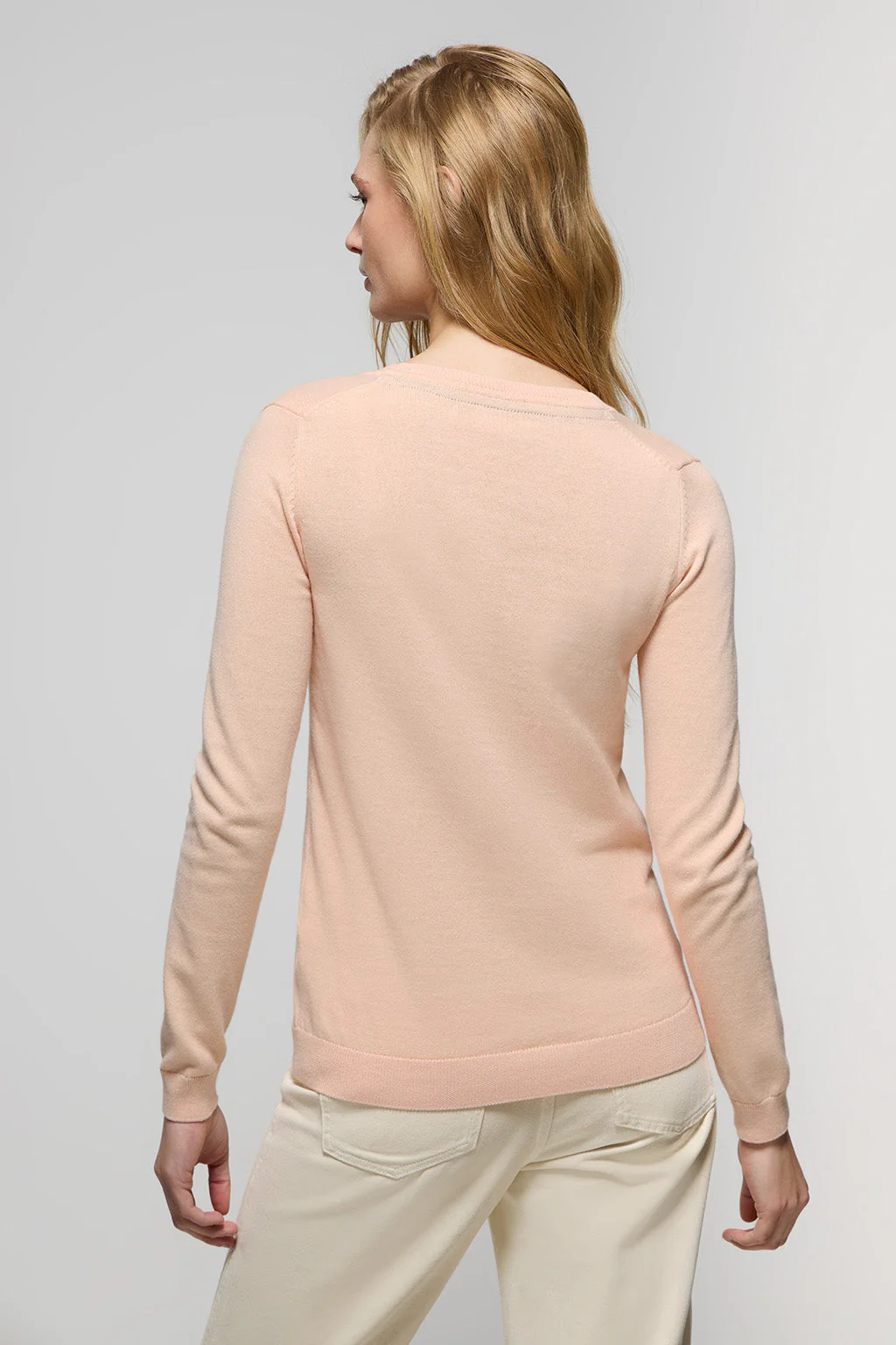 Jersey color melocotón de punto básico con cuello de pico y logo Rigby Go - Image 5