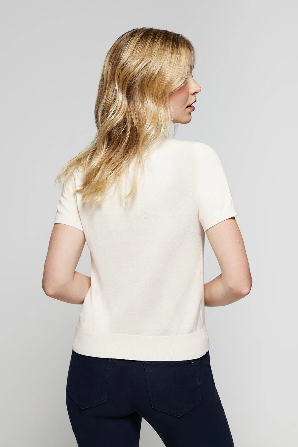 Jersey beige de punto con cuello redondo de manga corta y logo Rigby Go - Image 4