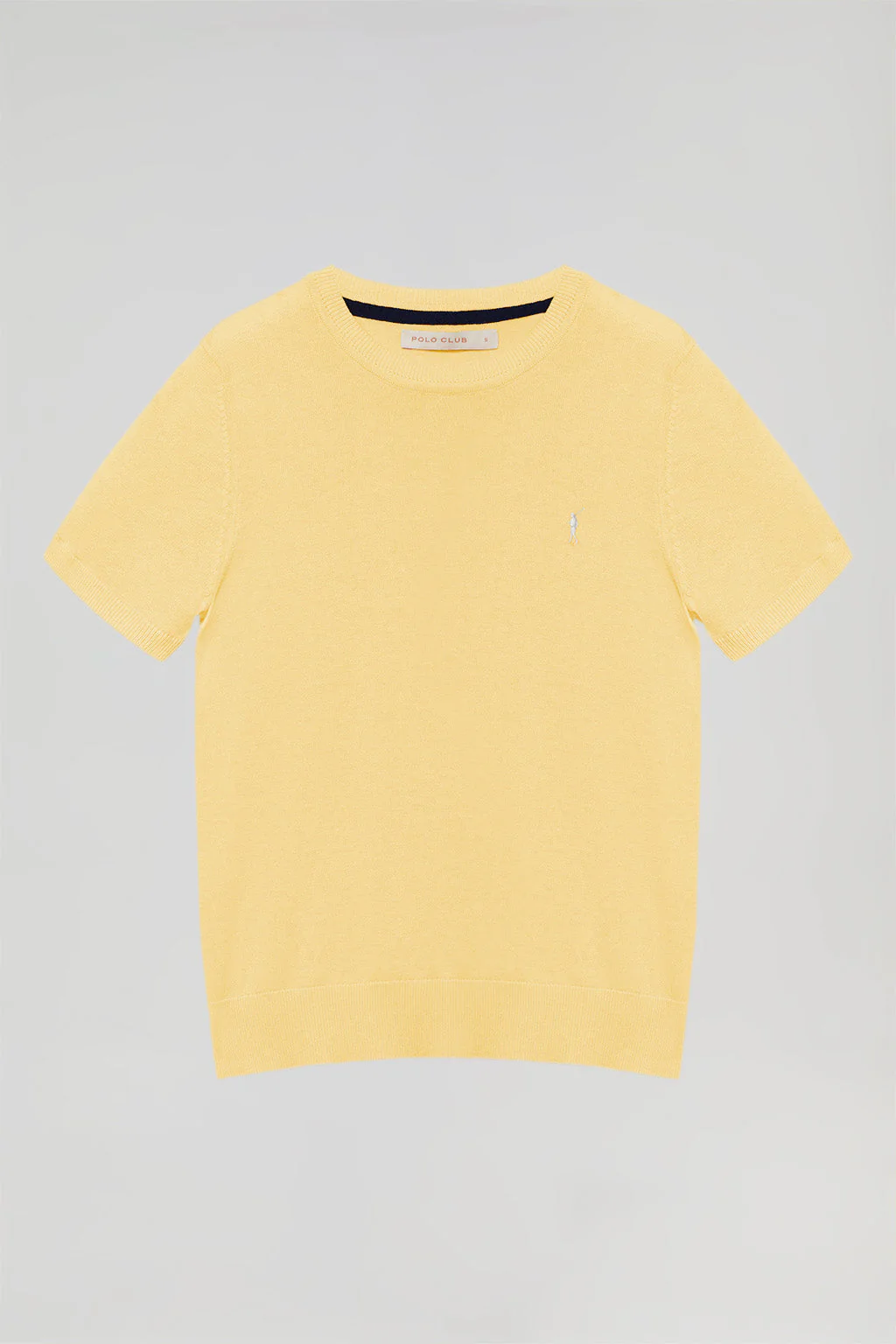 Jersey amarillo suave de punto con cuello redondo de manga corta y logo Rigby Go - Image 8