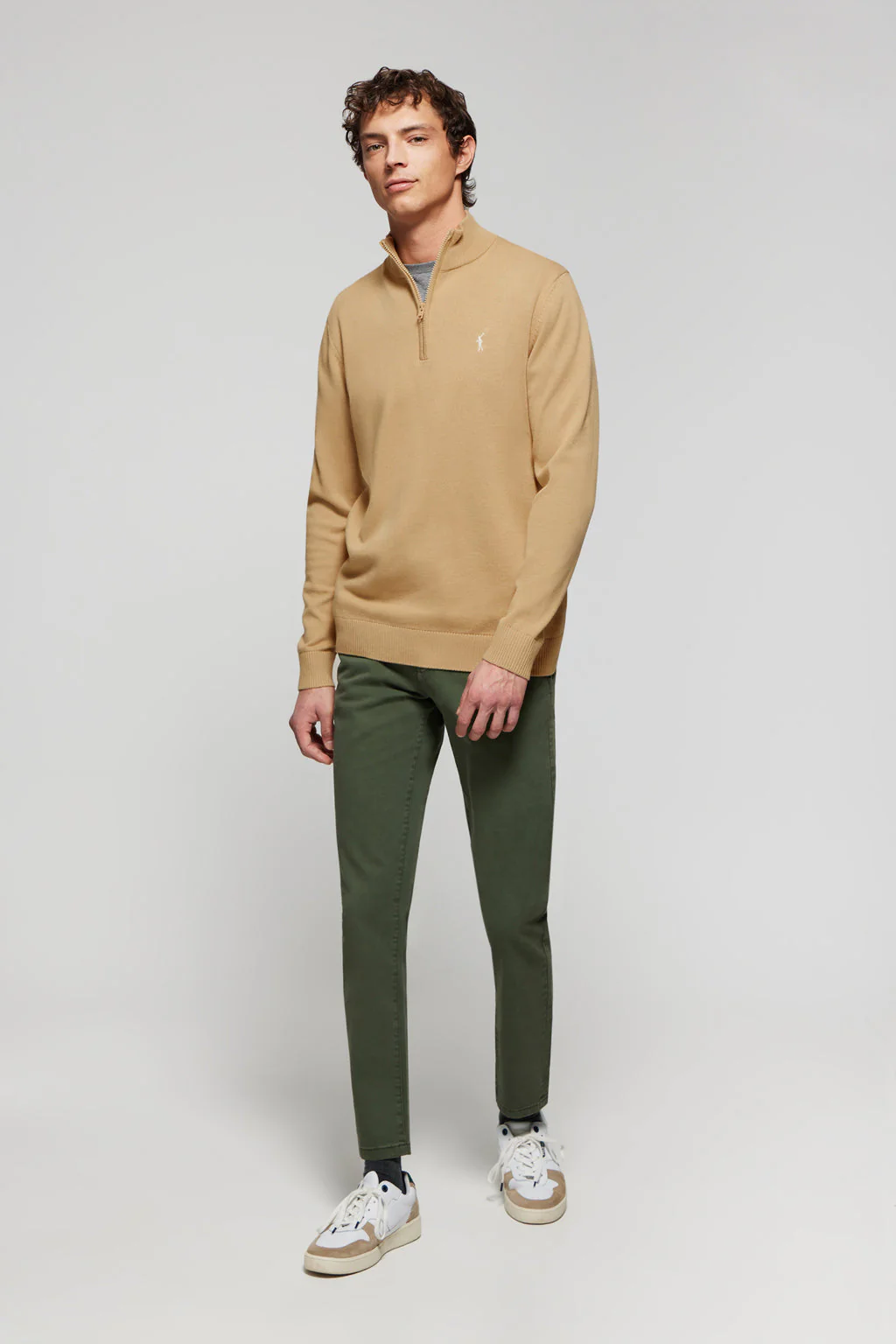Jersey color camel de punto de cuello subido y cremallera y logo Rigby Go - Image 3