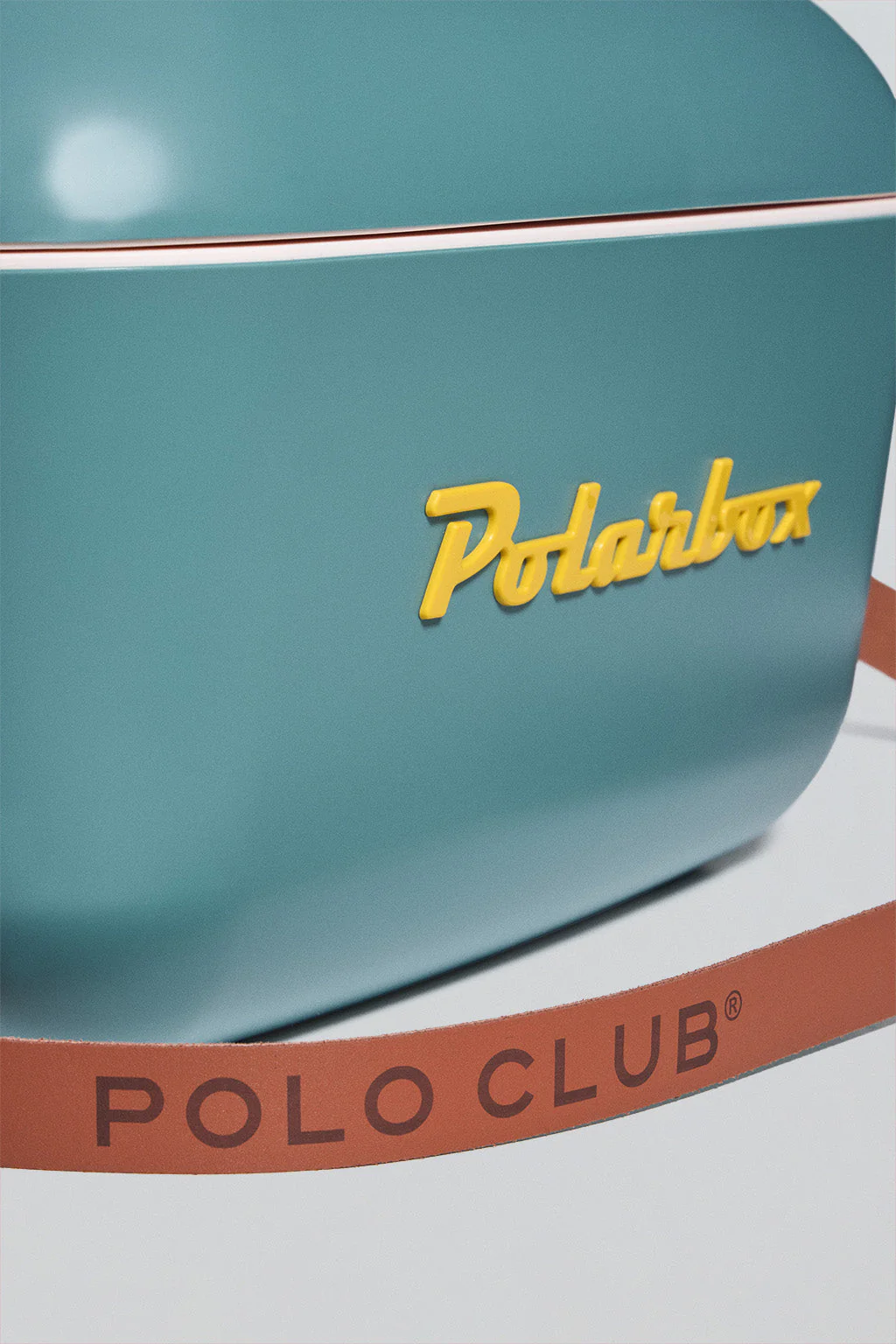 Nevera color aguamarina Polarbox con detalle Polo Club - Image 5