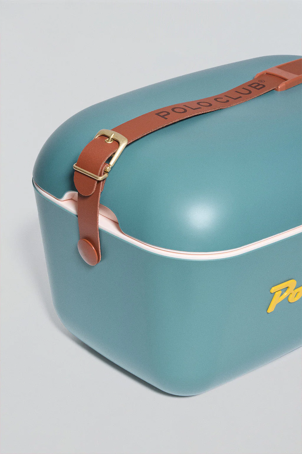 Nevera color aguamarina Polarbox con detalle Polo Club - Image 7