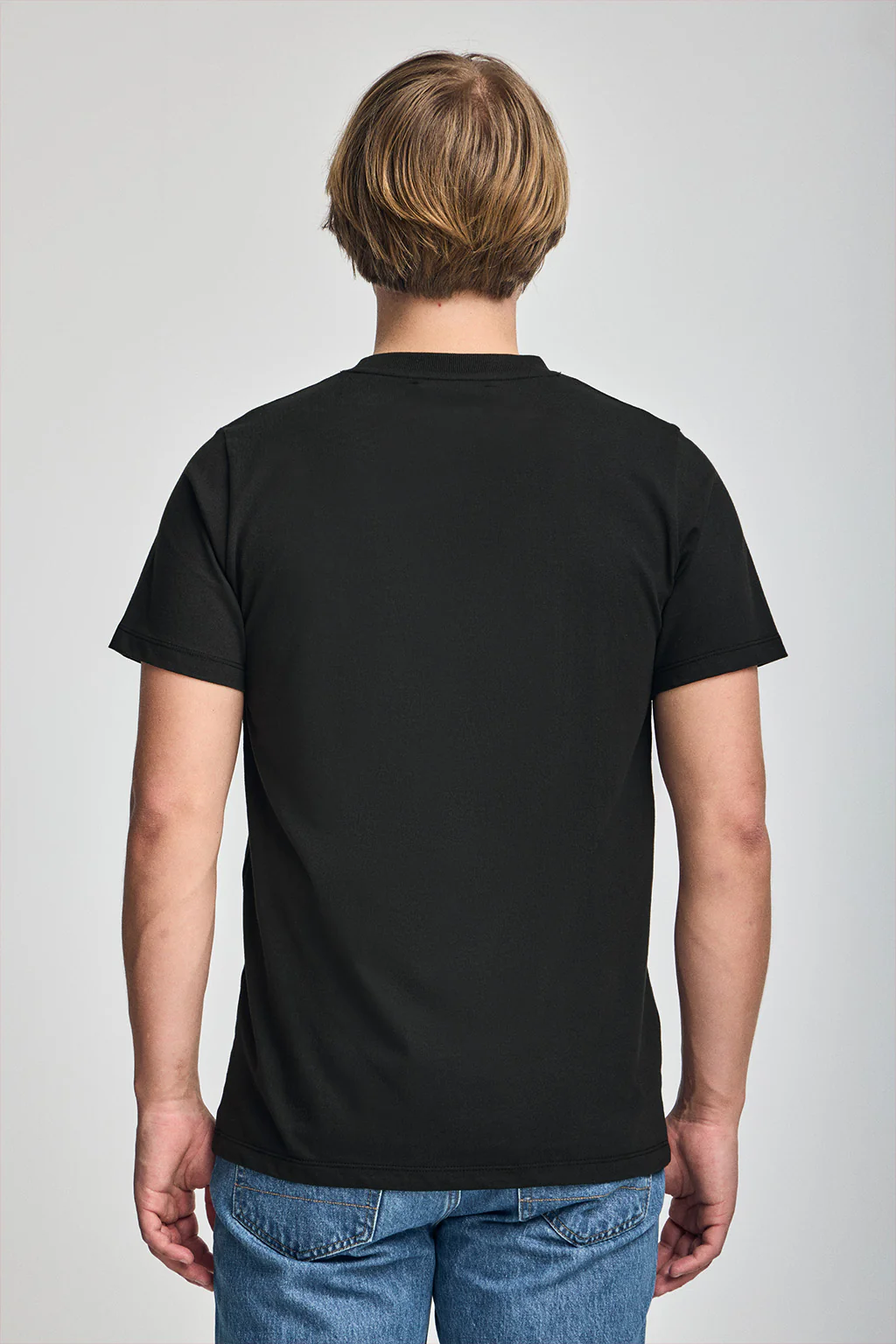 Pack de dos camisetas negra y blanca con cuello redondo y logo bordado Rigby Go - Image 8