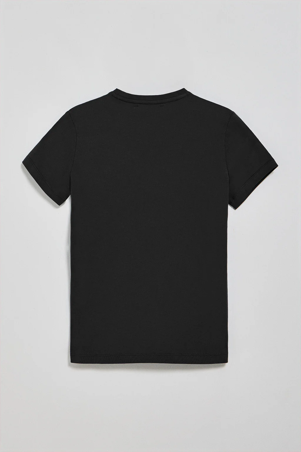 Pack mujer de dos camisetas negra y blanca de manga corta con logo bordado Rigby Go - Image 6