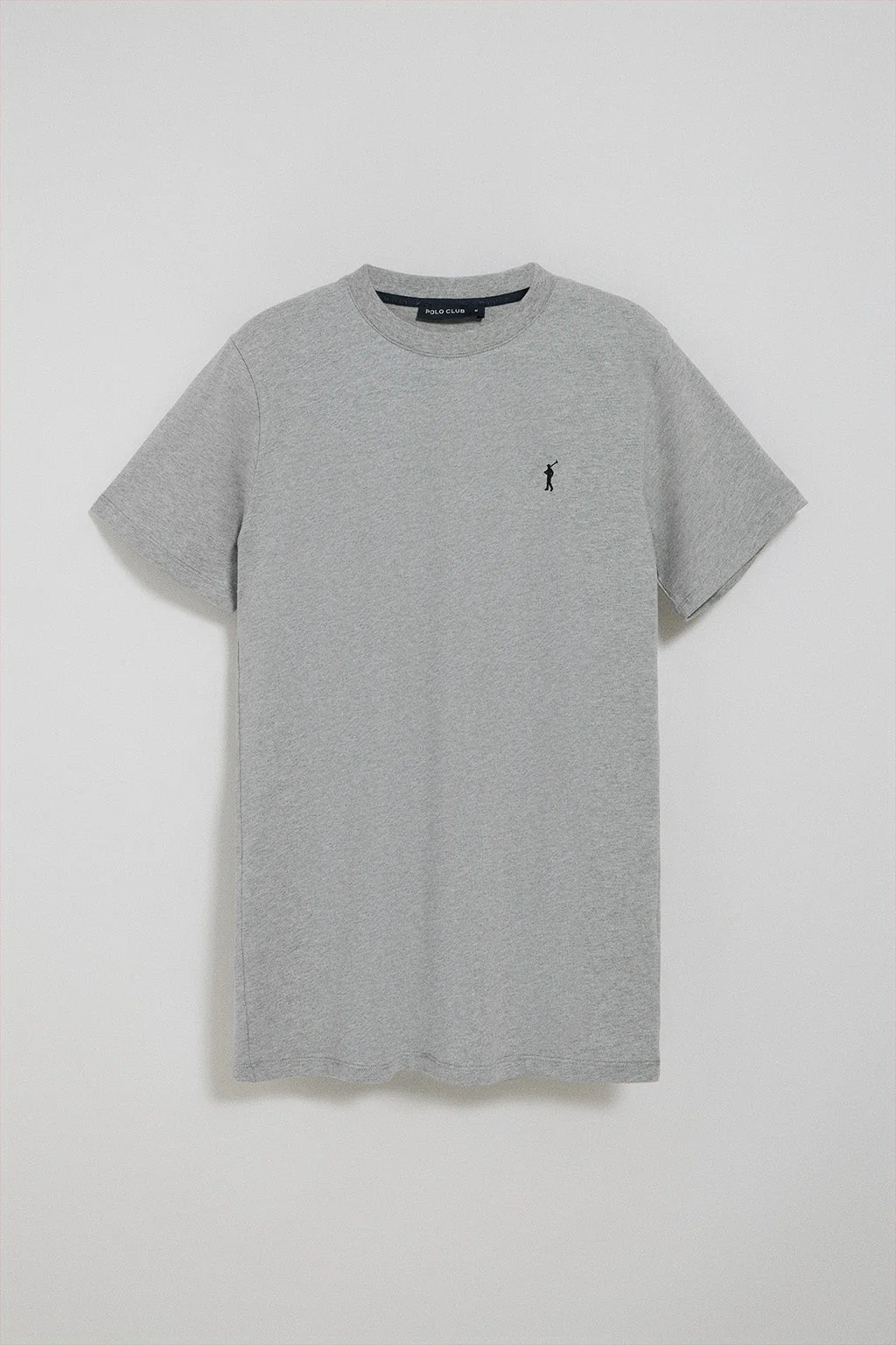 Pack de tres camisetas azul marino, gris vigoré y blanca con cuello redondo y logo bordado Rigby Go - Image 5