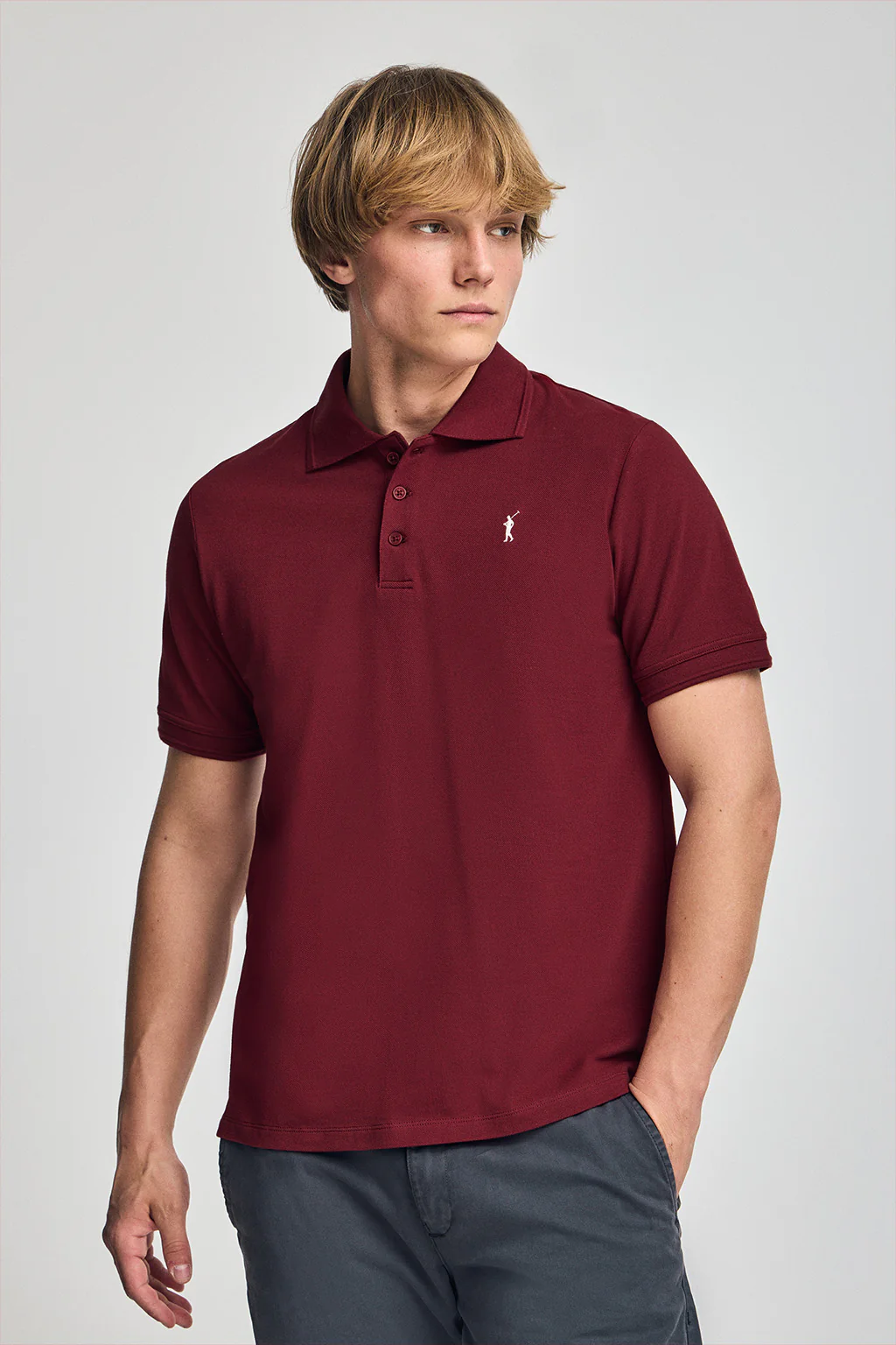 Pack de tres polos de tres botones granate, azul denim y beige con logo Rigby Go - Image 6
