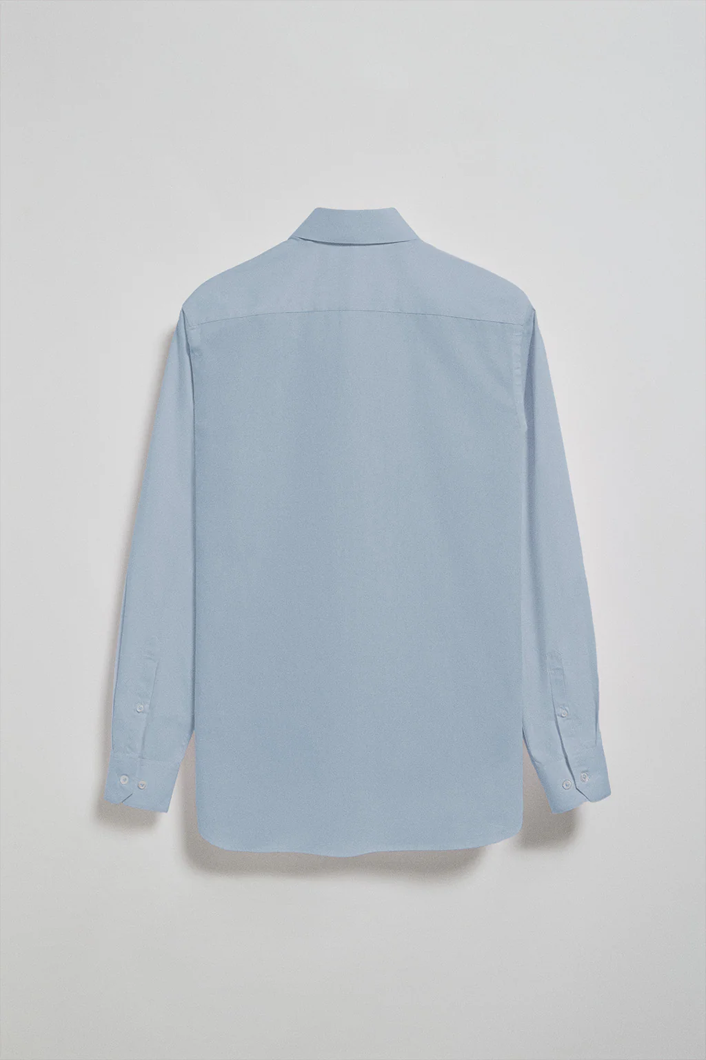Pack de tres camisas slim en azul marino, blanca y azul celeste con logo Rigby Go - Image 5