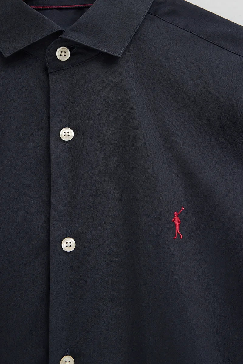 Pack hombre de tres camisas azul marino, blanca y azul claro de corte slim con logo Rigby Go - Image 9